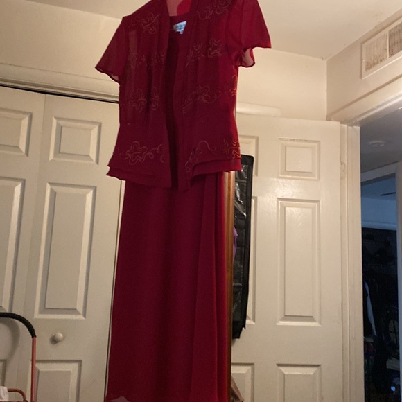 Burgundy dress w ruffled jacket exquisite 2pcs - Picture 5 of 8